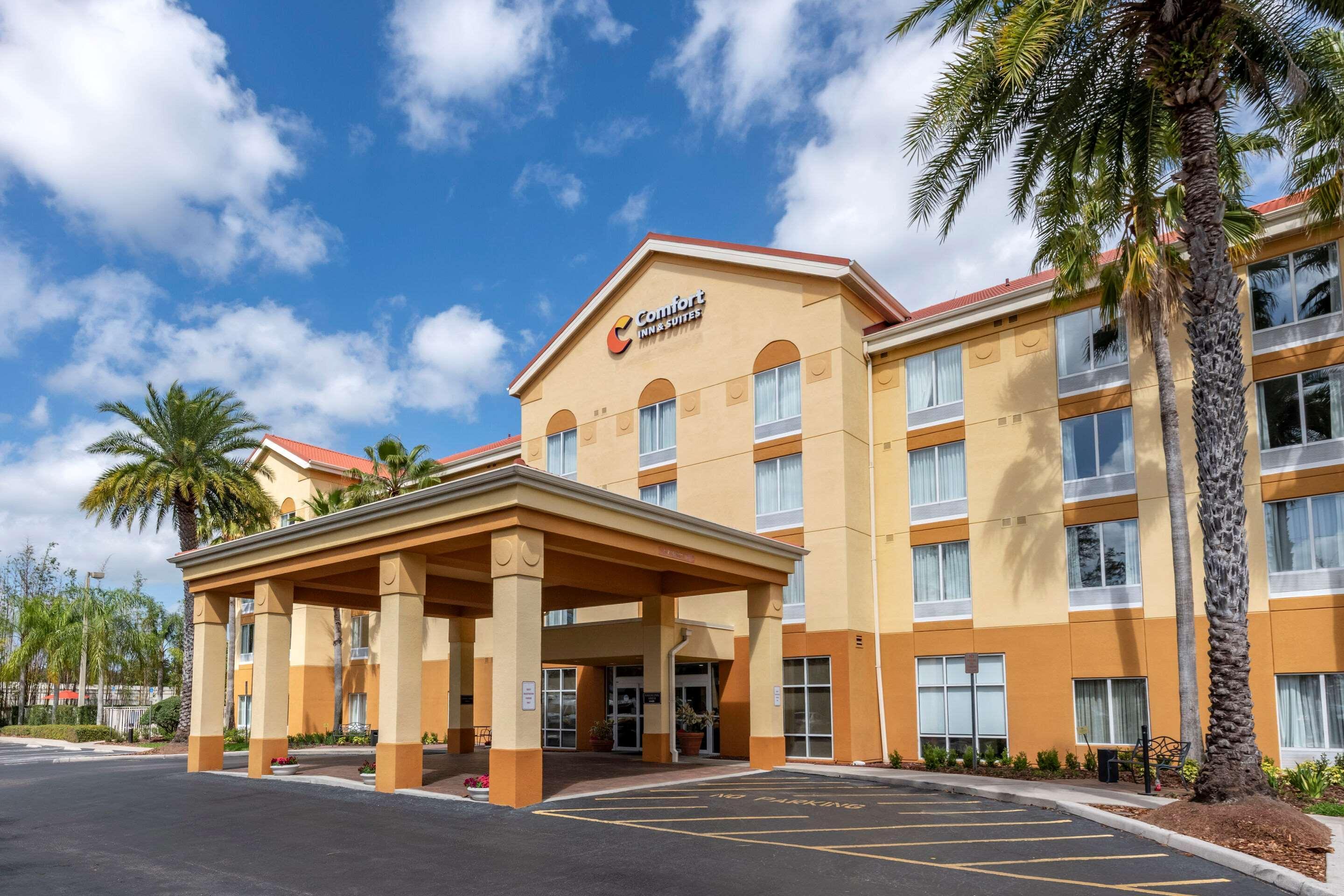 Comfort Inn & Suites Orlando North Sanford Exterior photo