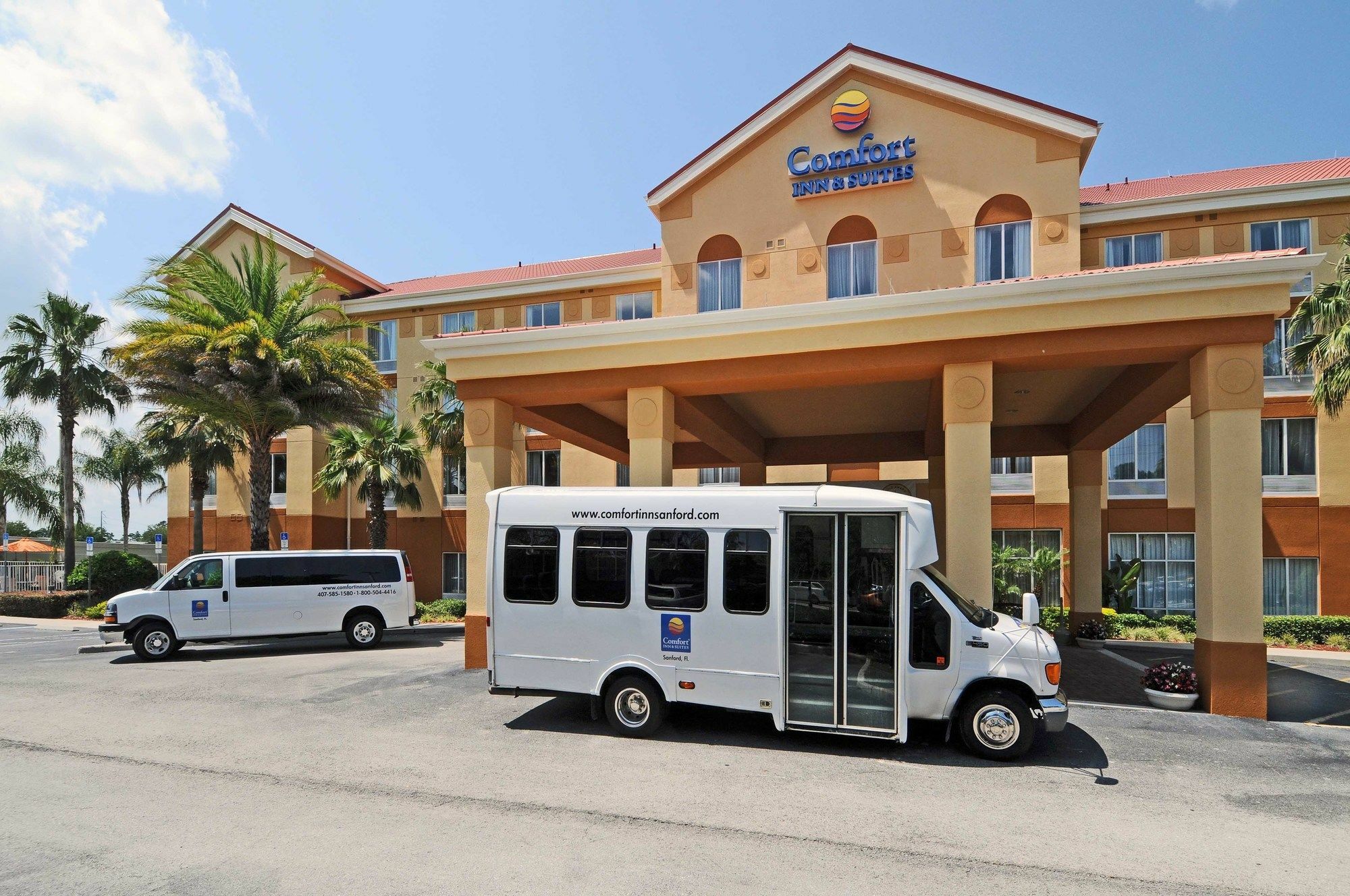 Comfort Inn & Suites Orlando North Sanford Exterior photo